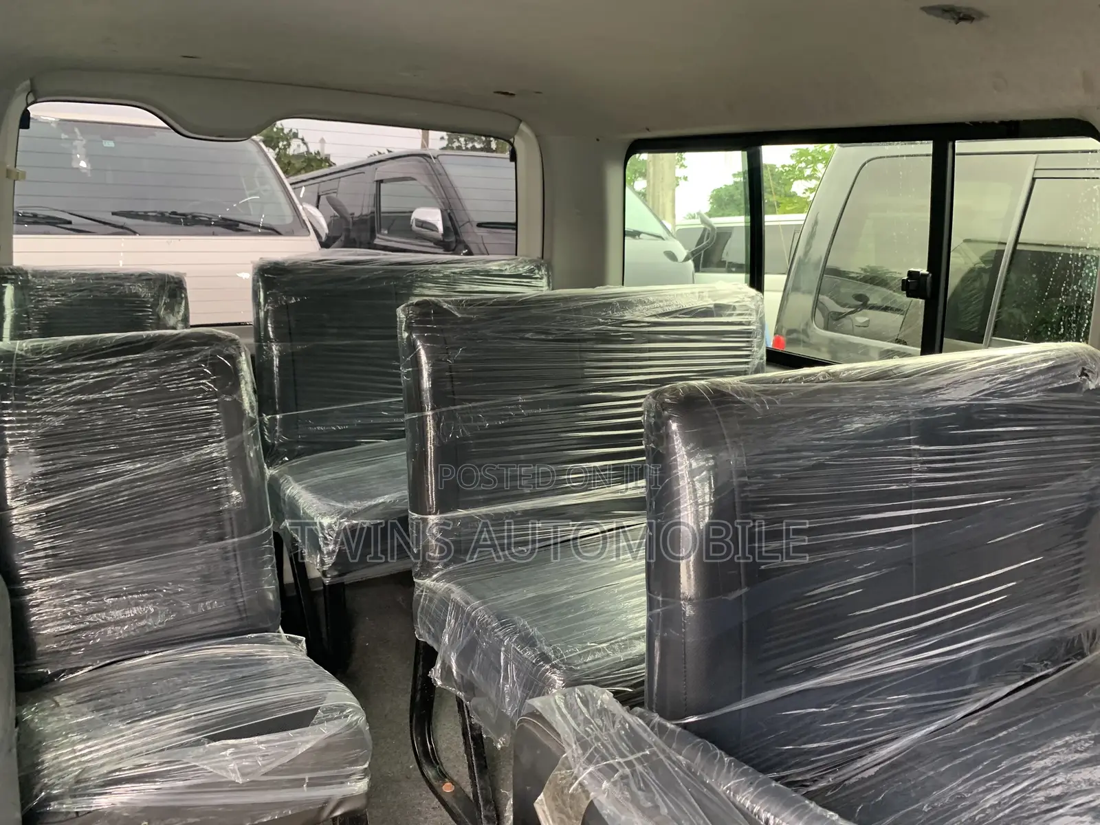 Toyota HiAce 2013 White