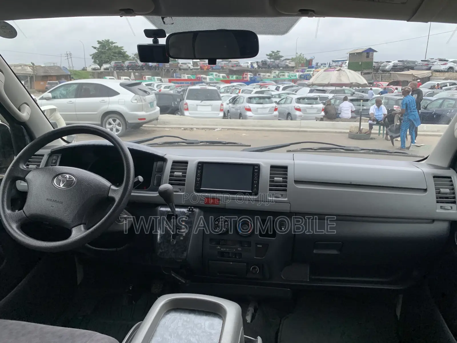 Toyota HiAce 2013 White