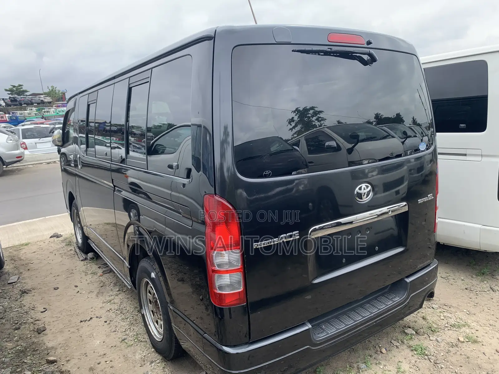 Toyota HiAce 2012 Black