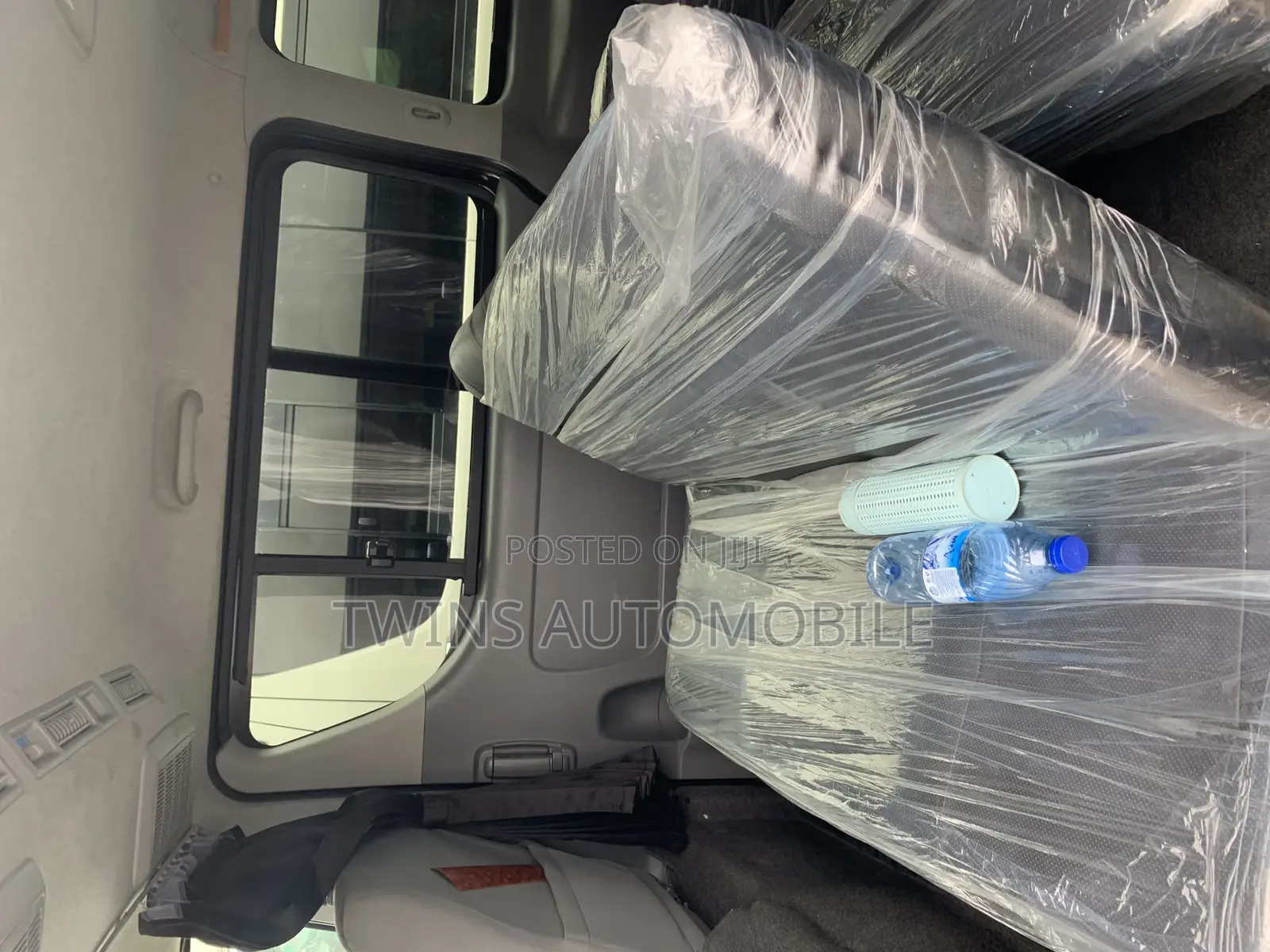 Toyota HiAce 2012 Black
