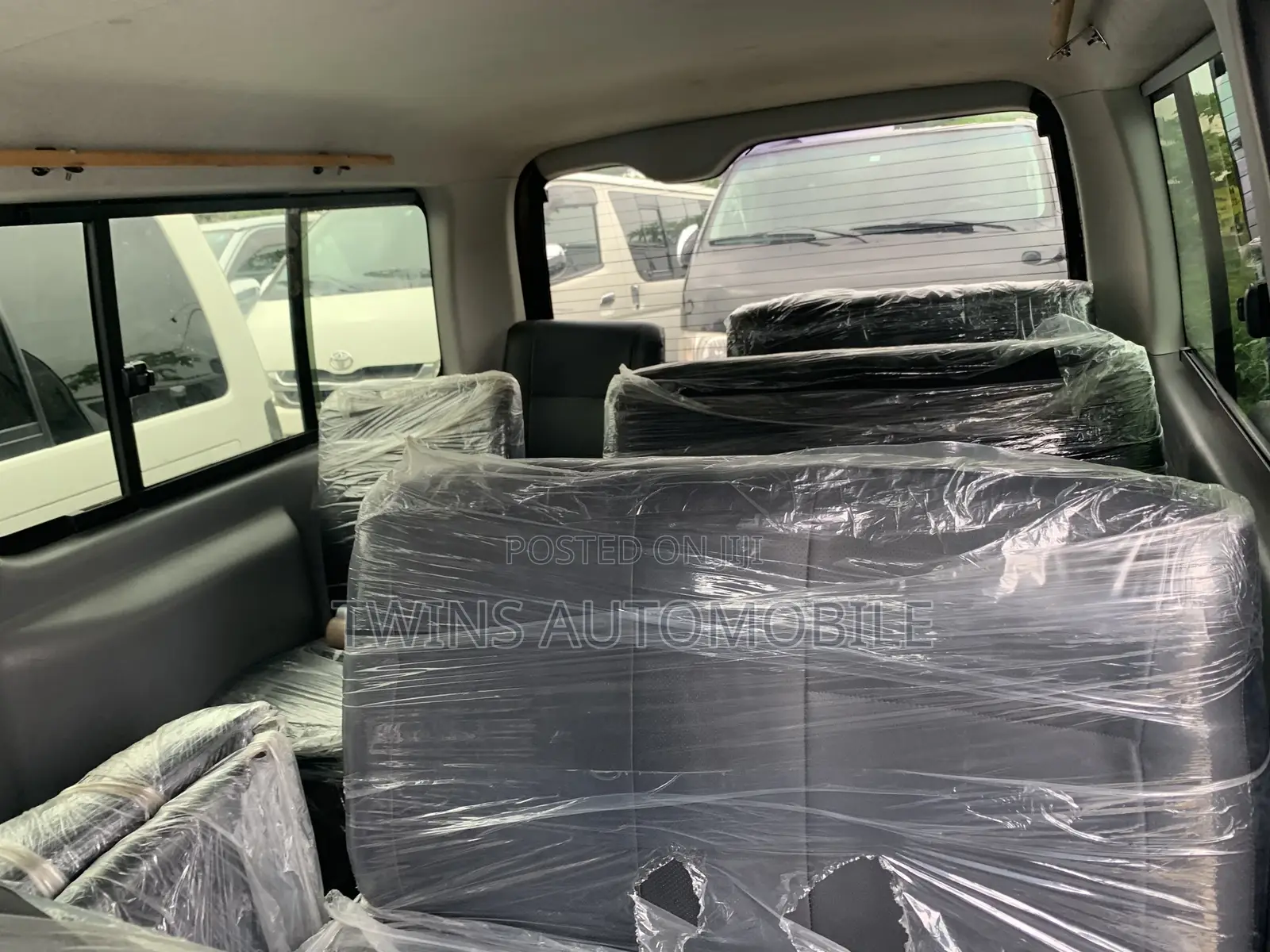 Toyota HiAce 2012 Black