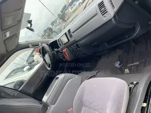 Toyota HiAce 2012 Black