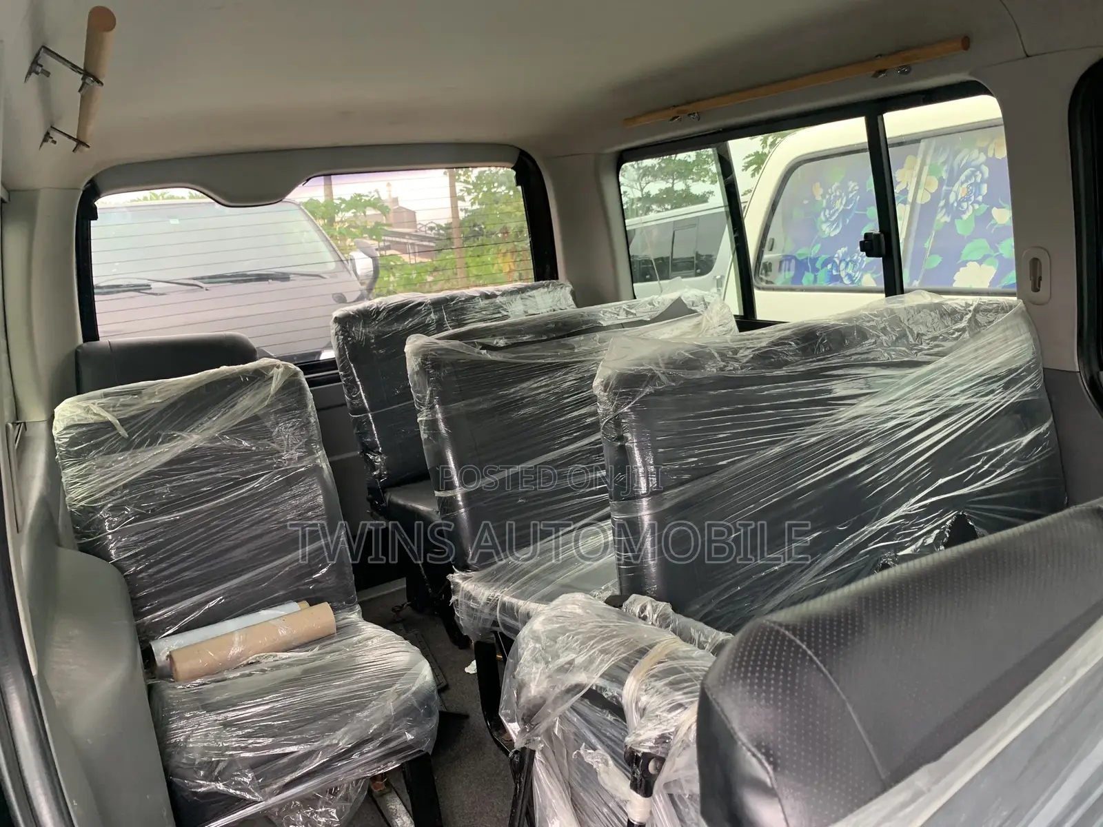 Toyota HiAce 2012 Black