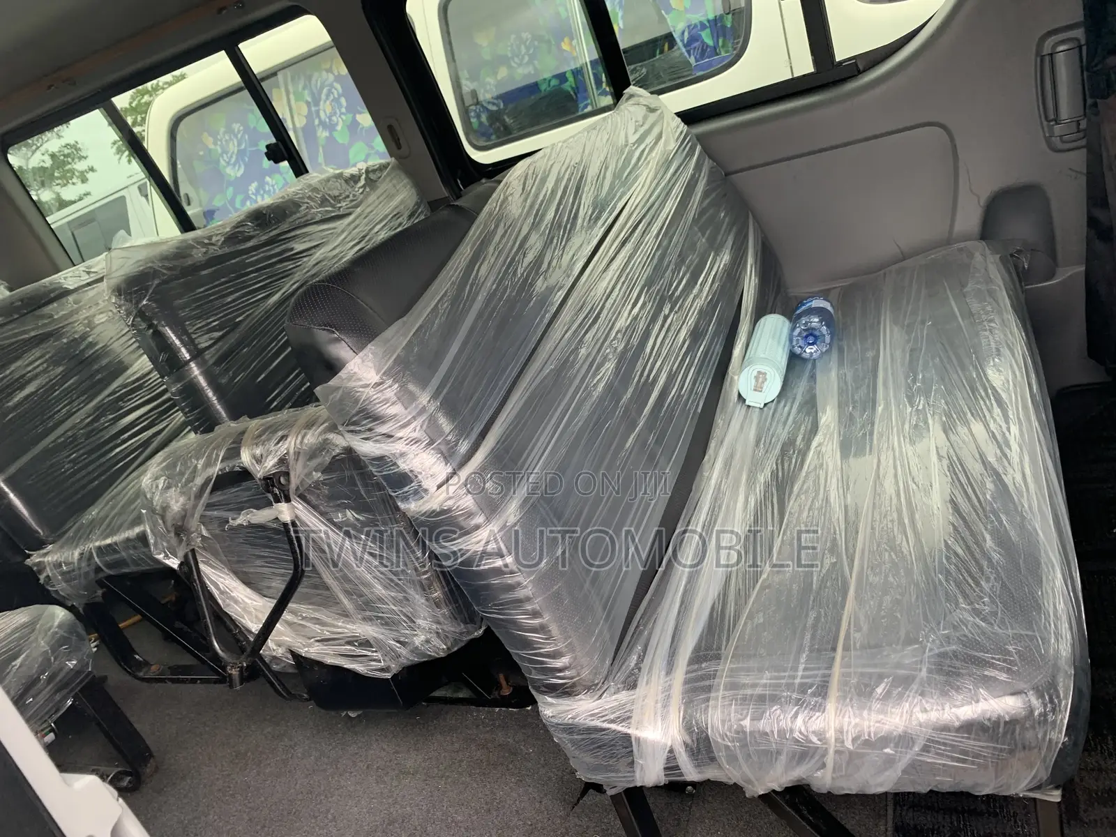 Toyota HiAce 2012 Black