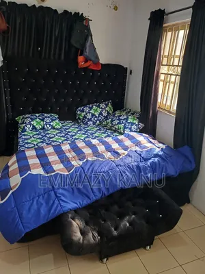 6x6 Bedframe With Ottoman