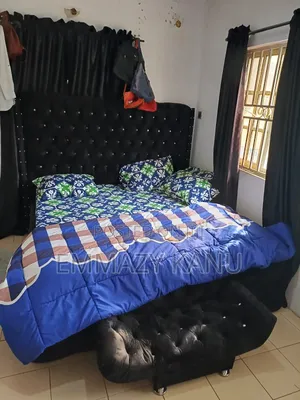 6x6 Bedframe With Ottoman