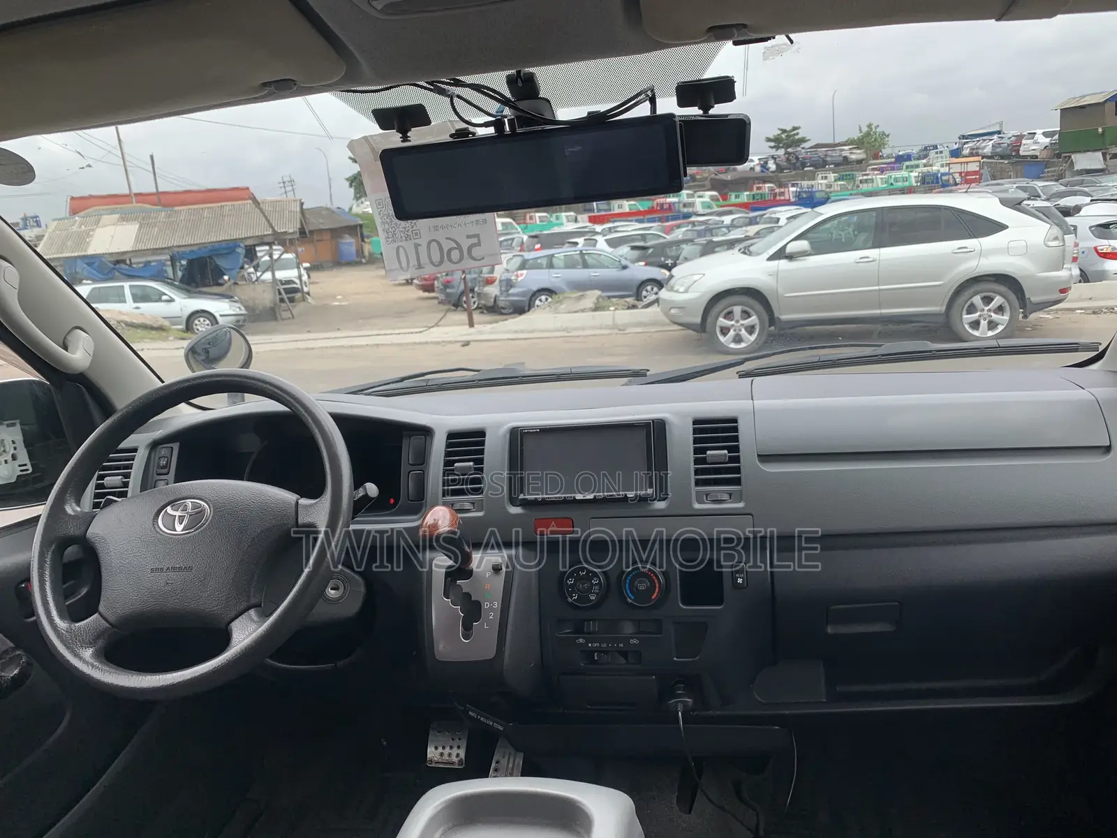 Toyota HiAce 2014 Black