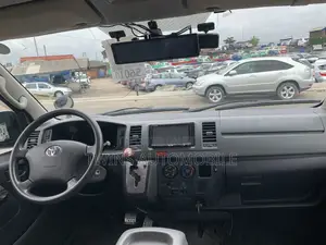 Toyota HiAce 2014 Black