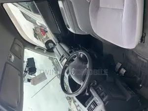 Toyota HiAce 2014 Black