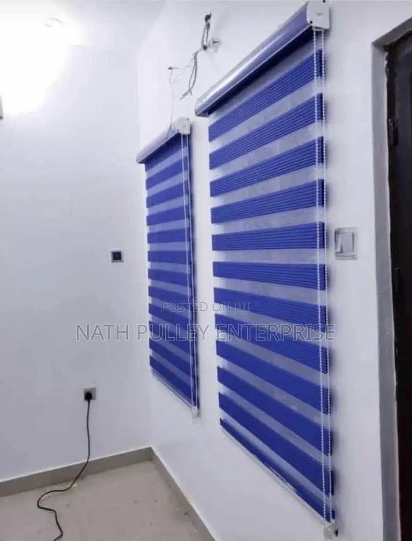 Steps/Plain Blue Day and Night Blinds