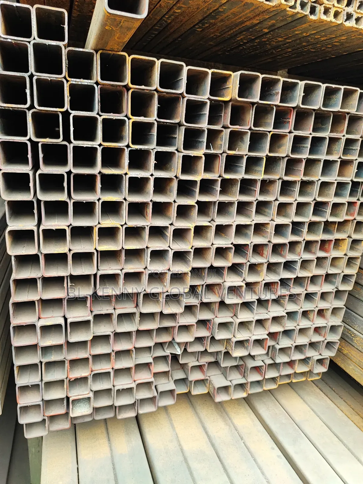 5cm X 5cm X 4mm Square Pipe