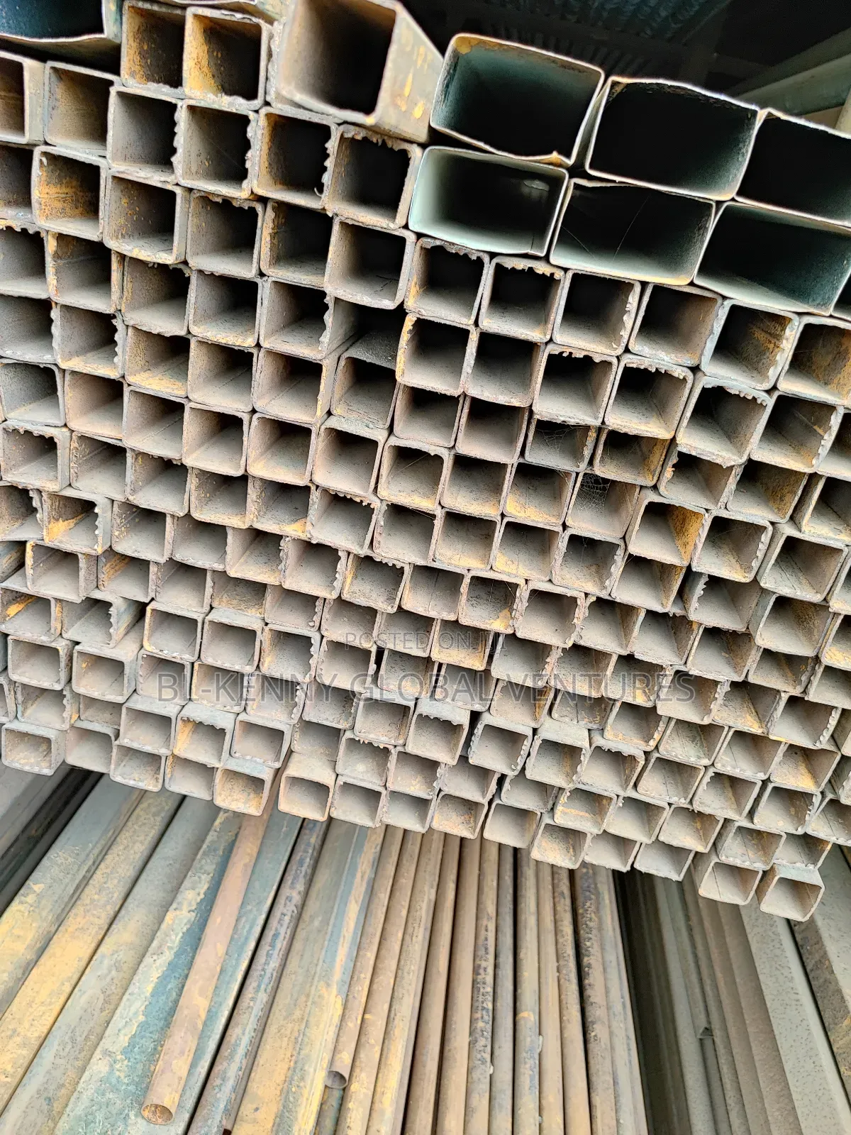 4cm X 4cm X1.5mm Square Pipe