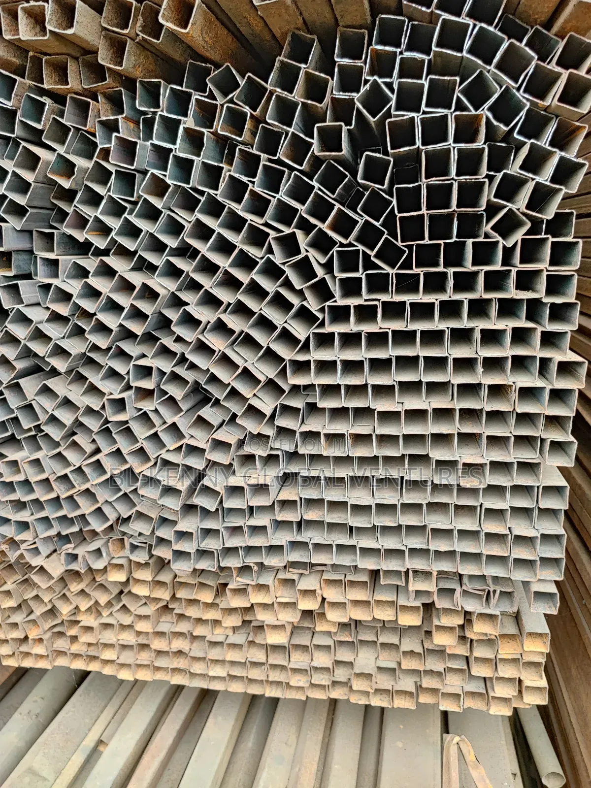 21⁄2cm X 21⁄2cm X1.2mm Square Pipe (25x25)
