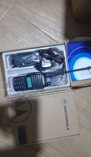 Motorola Waterproof Uv-9r Plus UHF VHF Walkie Talkie