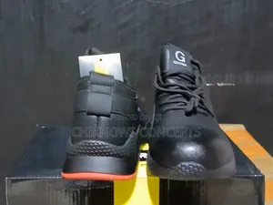 Guyisa Steel-Toe Safety Boot
