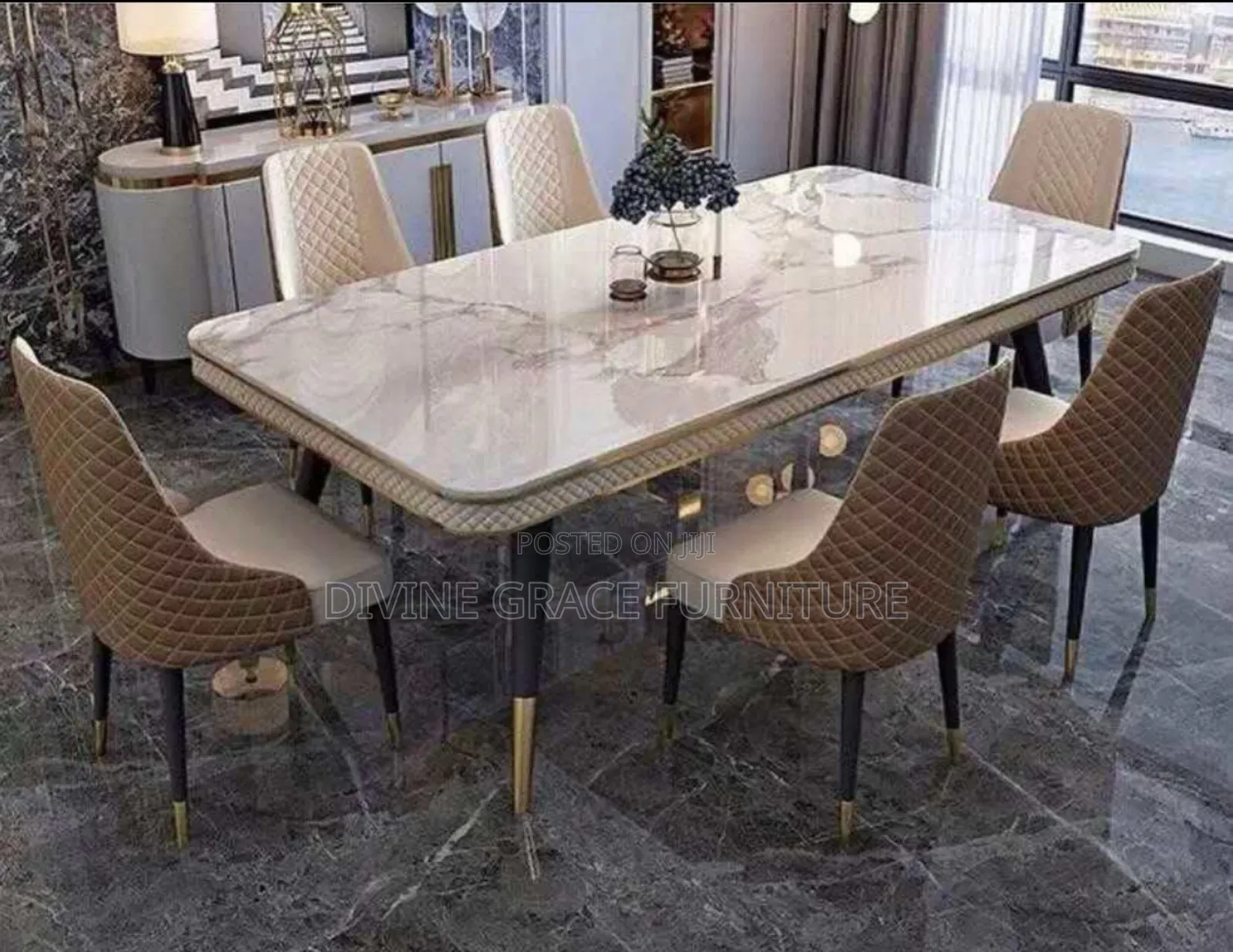 Luxury Dinning Table With Chairs