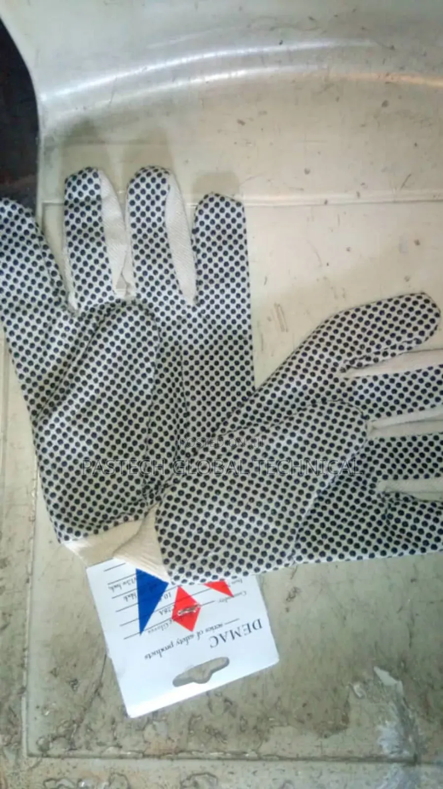 Dotted Hand Gloves
