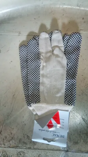 Dotted Hand Gloves