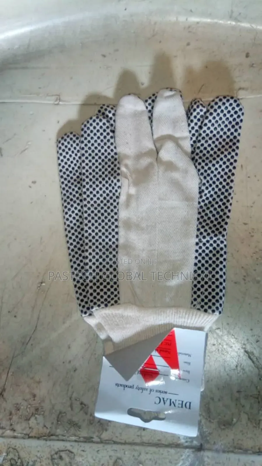 Dotted Hand Gloves