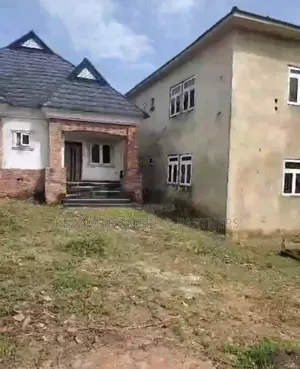 9bdrm Duplex in Amakama Housing for sale