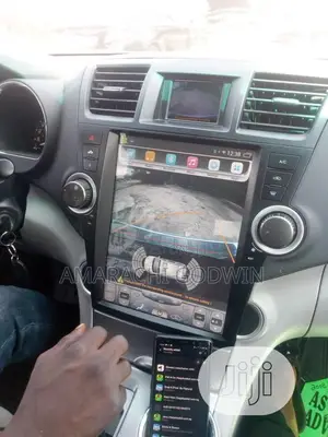 Toyota Highlander Tesla Android Screen