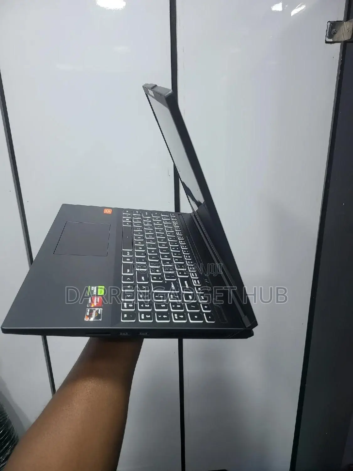 Laptop E-System 32GB AMD Ryzen 7 SSHD+SSD 1.5T