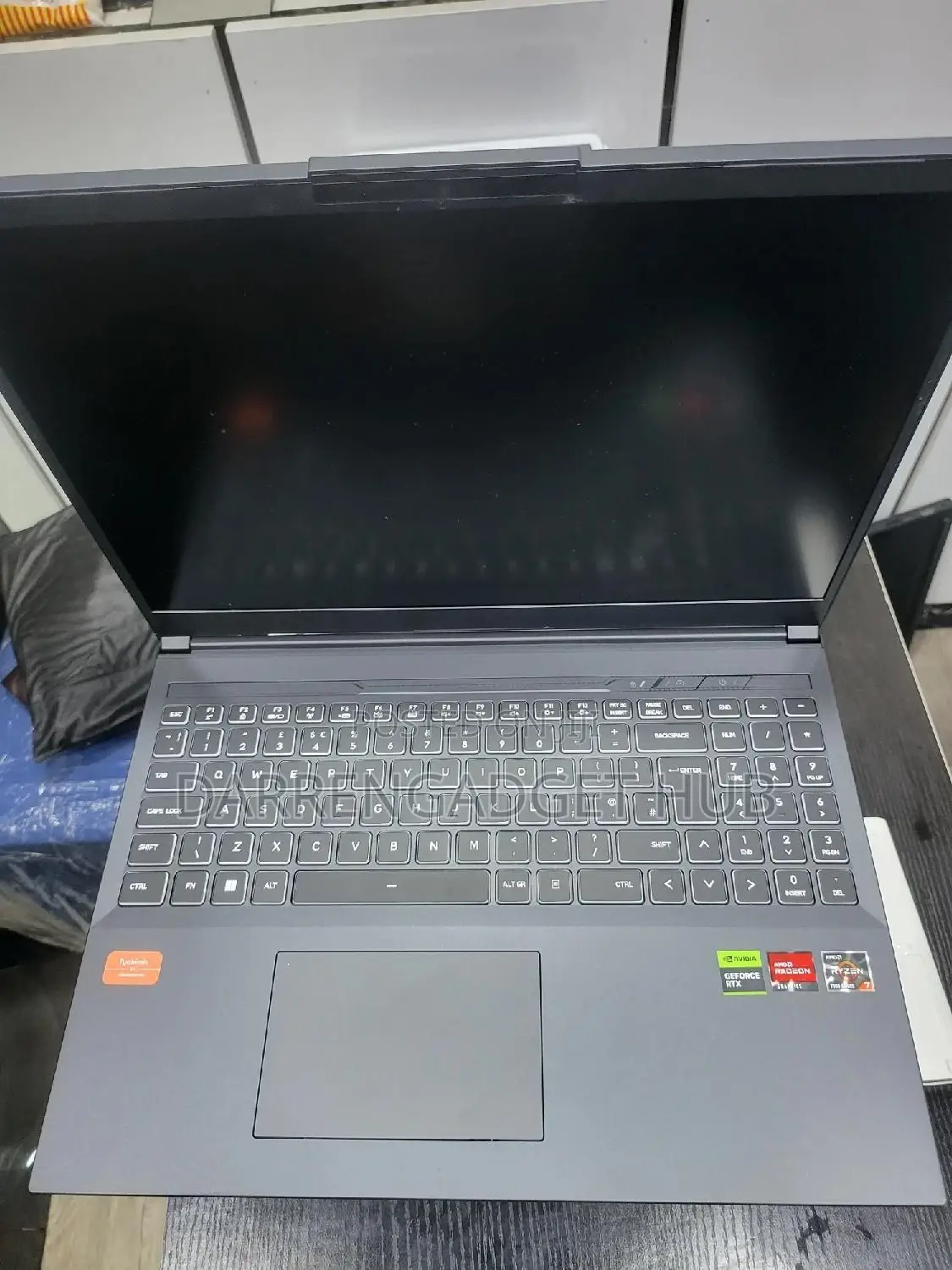 Laptop E-System 32GB AMD Ryzen 7 SSHD+SSD 1.5T