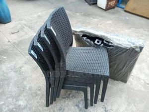 Poolside Table and 4 Chairs