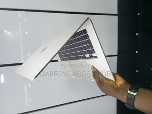 Laptop Apple MacBook Air 2023 M2 8GB Apple M2 SSD 256GB