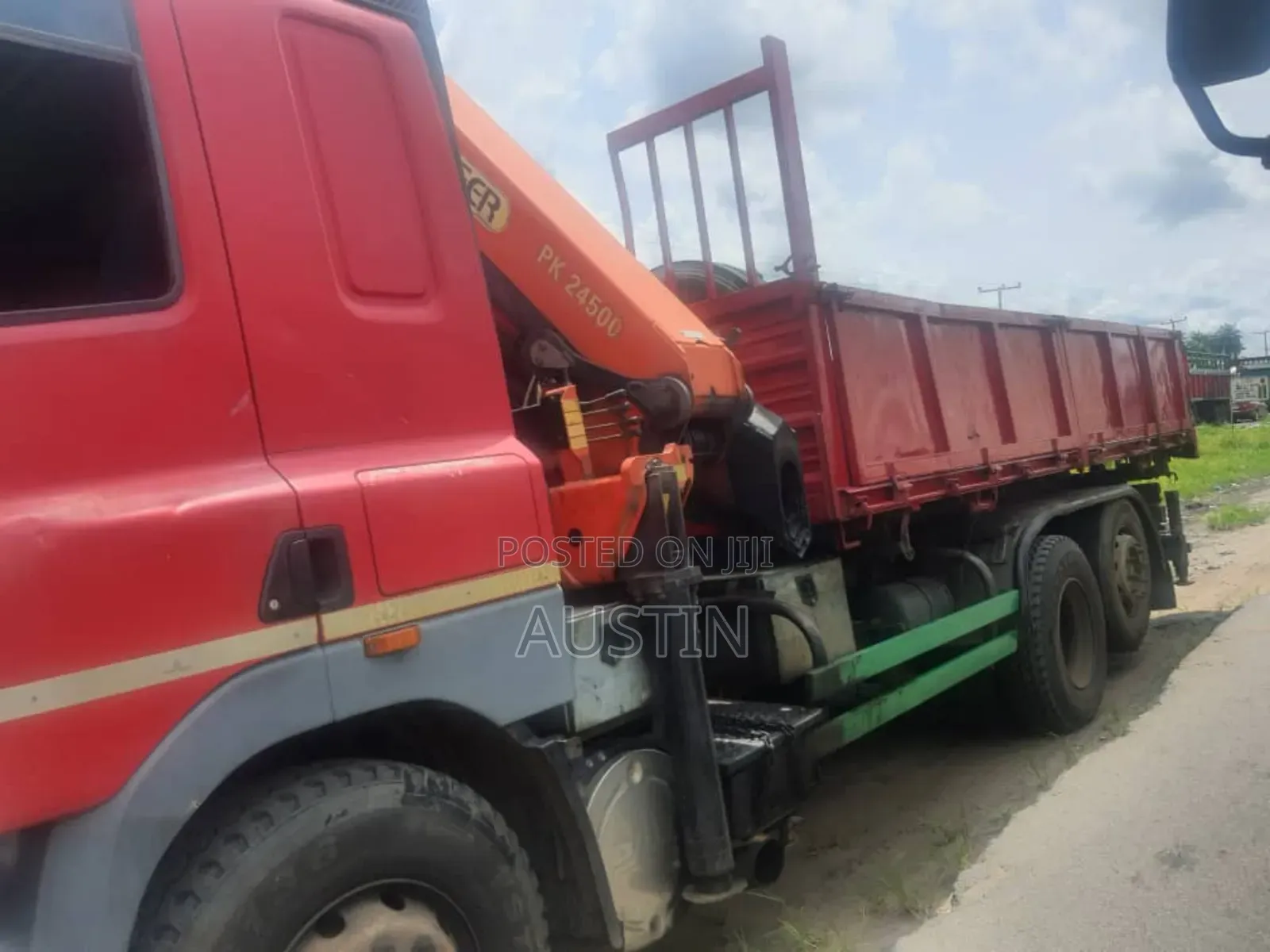Self-Loader, Payloader and Forklifts for Hire