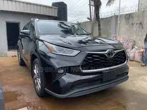 Toyota Highlander Limited 2021 Teal