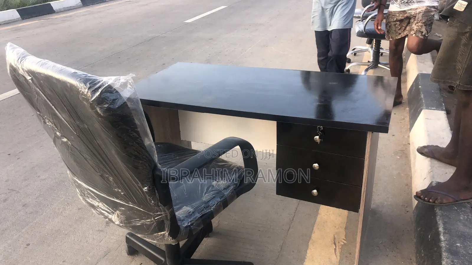 4ft Office Table and It’S Rolling Chair