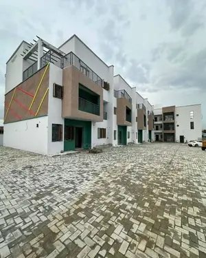 4bdrm Townhouse/Terrace In Guzape District For Sale