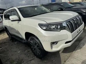 Toyota Land Cruiser Prado 2022 White