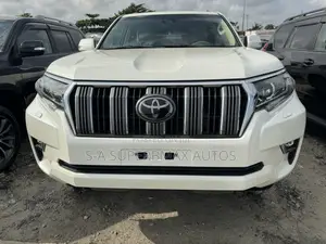 Photo - Toyota Land Cruiser Prado 2022 White