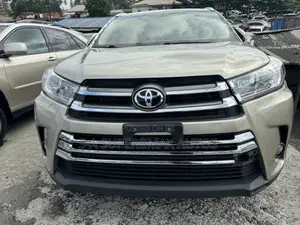 Toyota Highlander 2015 Gold