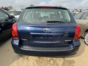 Toyota Avensis 2006 Blue