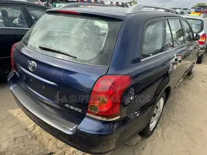 Toyota Avensis 2006 Blue