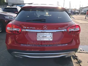 Mercedes-Benz GLA 250 2017 Red