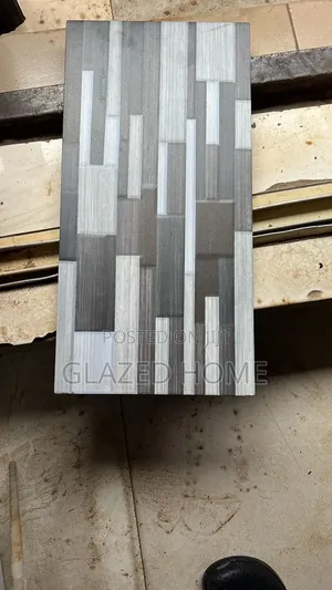 25x50 Crack Walls