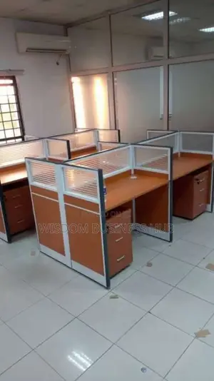 4 Seater Office Workstation