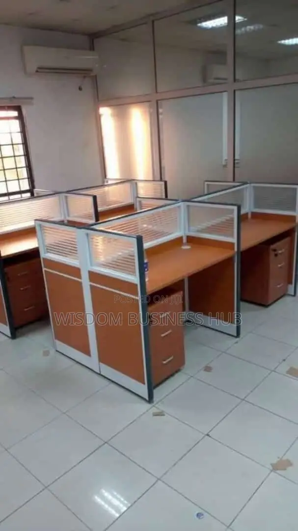 4 Seater Office Workstation