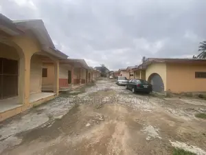 20bdrm Bungalow in Oluwo Kekere Street,, Basorun for sale
