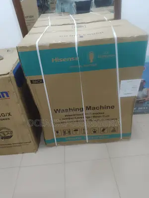 Standard 11kg Hisense Twin Tub Wash and Spin Washing Machine