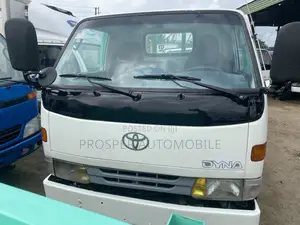 Toyota Dyna 200 Green