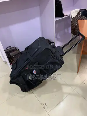 Black Duffle Back With Trolley