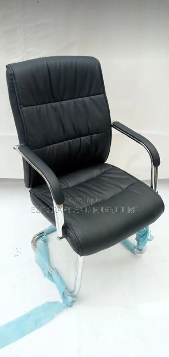 Cushioned Visitors Office Chair