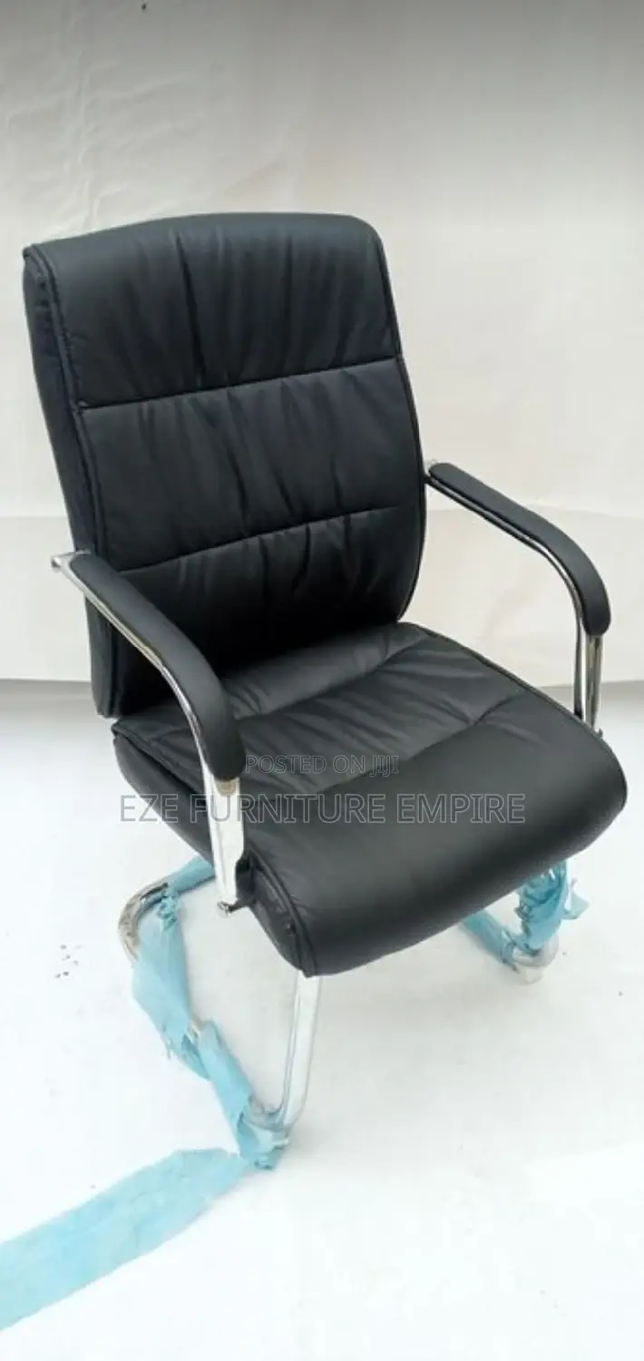 Cushioned Visitors Office Chair
