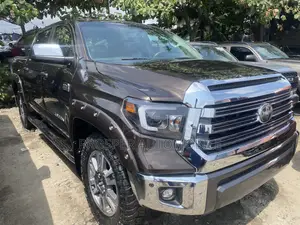 Toyota Tundra 1794 5.7L V8 w/FFV 4x4 CrewMax 5.6 ft. box 145.7 in. WB