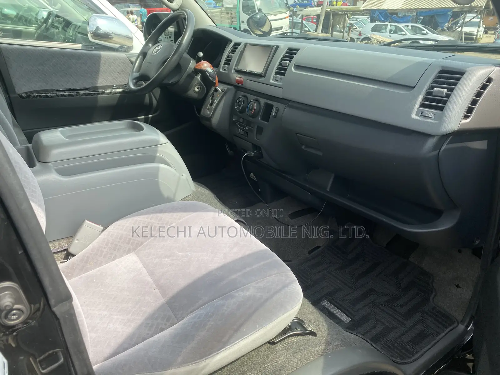 Toyota HiAce 2012 Black